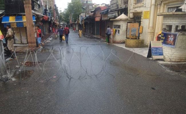 पत्थरबाजी की कुछ घटनाओं को छोड़कर जम्मू-कश्मीर में हालात सामान्य