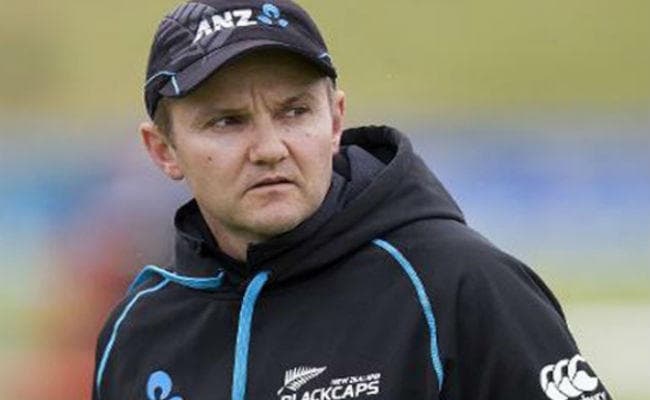 हेसन ने किंग्स इलेवन पंजाब से नाता तोड़ा, भारत के कोच के पद की दौड़ में