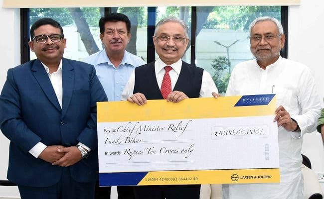बिहार : एचडीएफसी बैंक, पेटीएम, एलएंडटी ने मुख्यमंत्री राहत कोष में करीब 15 करोड़ रुपये का योगदान दिया