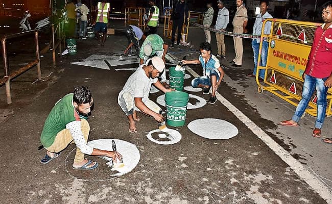 रांची : पैदल चलनेवालों को मिला फुटपाथ