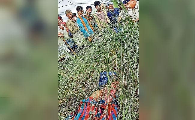 झारखंड की दो बहनों की बिहार में हत्या, आंखें फोड़ी और सिर मुड़ा, एक का गला काटा