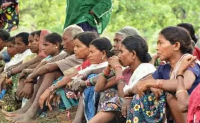 विश्व आदिवासी दिवस 2019 : आदिवासियों की घटतीं मातृ भाषाएं