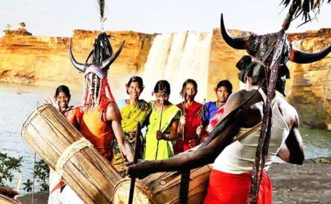 आदिवासी दिवस पर विशेष: पर्यावरण का सवाल और आदिवासी