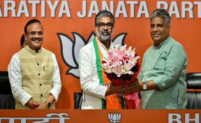 पूर्व पीएम चंद्रशेखर के बेटे नीरज शेखर को भाजपा ने राज्यसभा का प्रत्याशी घोषित किया