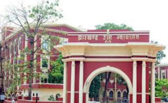 आदेश को हल्के में न लें, ध्वनि प्रदूषण पर रोक लगायें : हाइकोर्ट