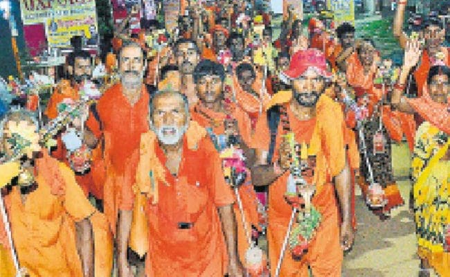 कांवरिया पथ पर नहीं कम हुई है आस्था की धारा