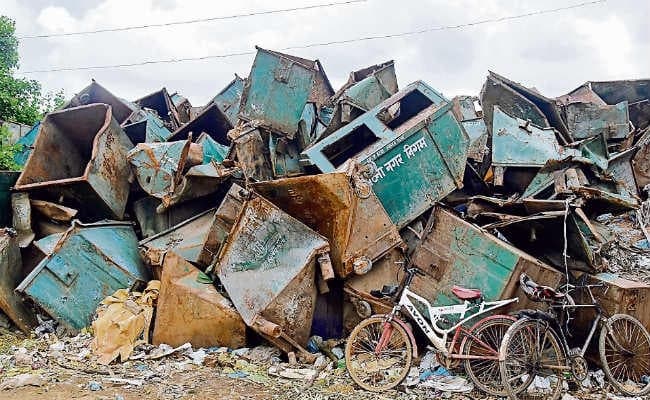 दो वर्षों में 2.75 करोड़ के डस्टबीन कबाड़ अब चिप वाले डस्टबीन लगाने की तैयारी
