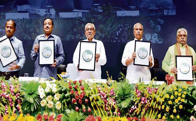 सभी तालाब, आहर, पइन, कुएं दिसंबर तक होंगे अतिक्रमणमुक्त, कब्जामुक्त कर इनका होगा जीर्णोद्धार : नीतीश कुमार