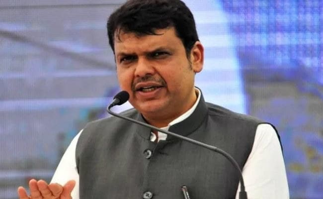 विपक्ष को बाढ़ मुद्दे पर राजनीति नहीं करनी चाहिए : फडणवीस