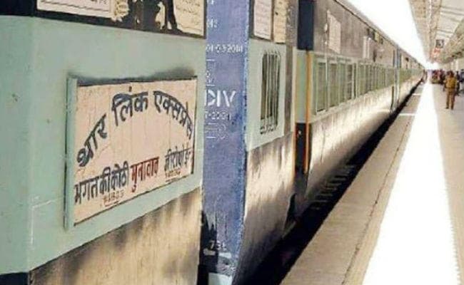 पाकिस्तान से आने वाली थार एक्सप्रेस ट्रेन 165 यात्रियों को लेकर पहुंची भारत