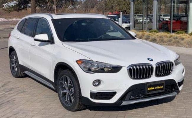 Jaguar की डिमांड पूरी नहीं हुई, तो बेटे ने नदी में डुबोयी BMW कार