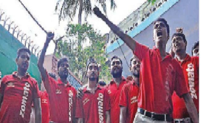 बीफ और पोर्क डिलीवरी के खिलाफ सड़क पर जोमेटो के डिलीवरी मैन, काम किया बंद