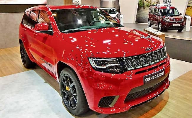 धौनी के कुनबे में शामिल हुई नयी ''ग्रैंड चेरोके'', साक्षी ने शेयर की नयी कार की फोटो