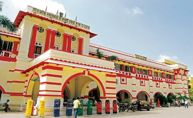 घाेटाले में एक और डाक सहायक निलंबित, अब तक पांच कर्मचारी हो चुके हैं निलंबित, कई और पर भी गिर सकती है गाज