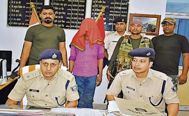 एसटीएफ ने नक्सली मोची को मार गिराया, इंसास राइफल बरामद