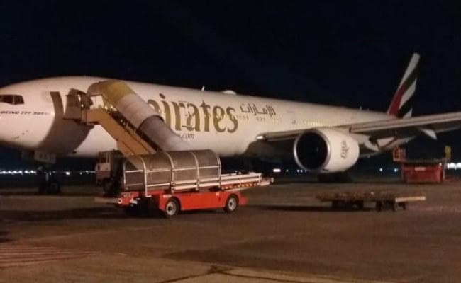 दुबई, स्विट्जरलैंड और ऑस्ट्रिया घूमने के सपनों पर एमिरेट्स की फ्लाइट ने फेरा पानी, हंगामा