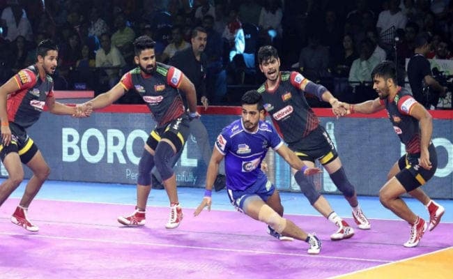 प्रो कबड्डी लीग : हरियाणा स्टीलर्स ने बेंगलुरू बुल्स को 33-30 से हराया