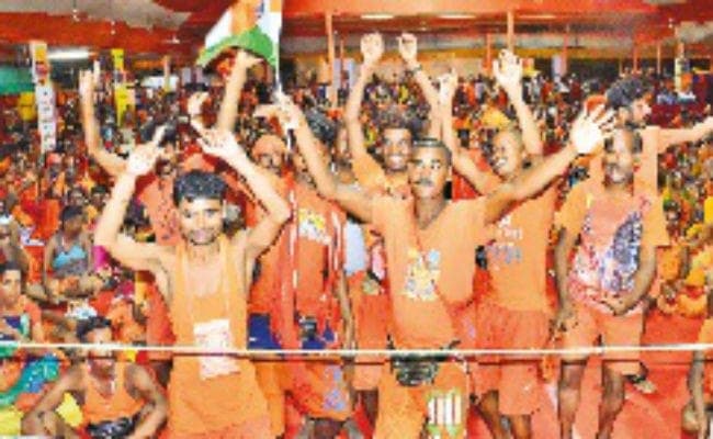 सुनील छैला बिहारी के गीतों पर झूमे कांवरिये