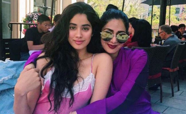 श्रीदेवी के जन्‍मदिन पर भावुक हुईं बेटी जाह्नवी कपूर, बोलीं- Happy birthday Mumma...