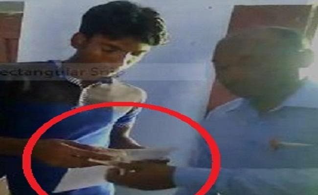 गोपालगंज : बरौली हाईस्कूल में छात्रों से रिश्वत लेने के वायरल वीडियो मामले में हेडमास्टर से जवाब-तलब