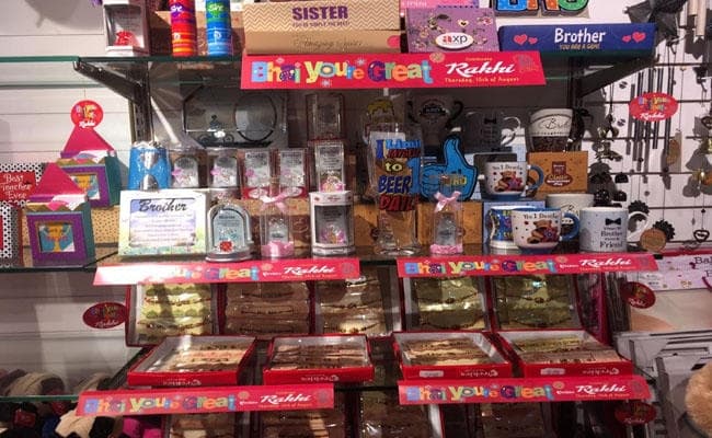 रक्षा बंधनः बहन को गिफ्ट देने में हो रहा है कंफ्यूजन तो पढ़ लें ये खबर