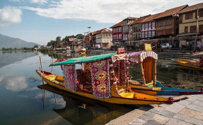 श्रीनगर में तीन दिवसीय वैश्विक निवेशक सम्मेलन अक्तूबर में