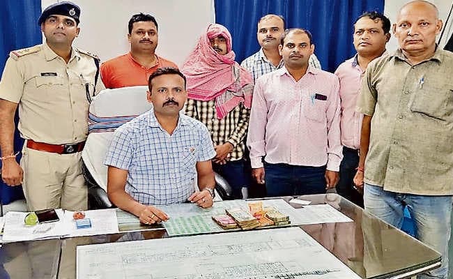 रेलवे का पैसा लेकर भागने वाला हटिया स्टेशन का क्लर्क पकड़ाया