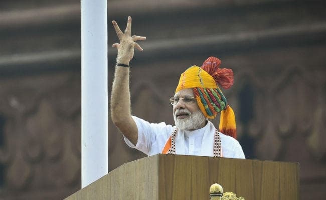 पीएम मोदी का लक्ष्य : हर तीन लोकसभा क्षेत्र पर एक मेडिकल कॉलेज, 2 करोड़ बेघर परिवारों को मकान