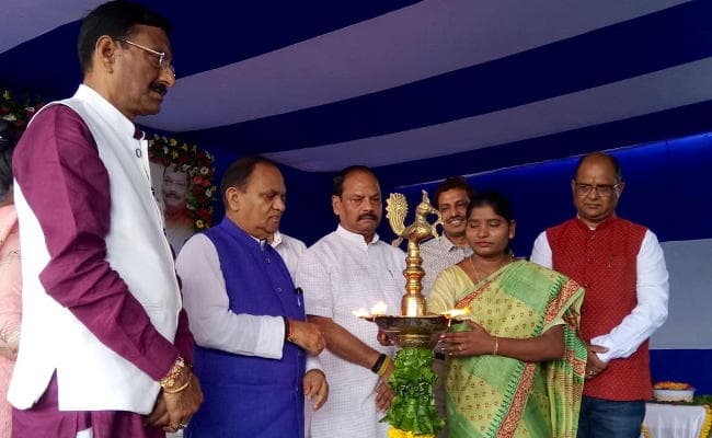 तीन साल में झारखंड से गरीबी को उखाड़ फेंकेंगे, अटल क्लिनिक का उद्घाटन करने के बाद बोले मुख्यमंत्री रघुवर दास