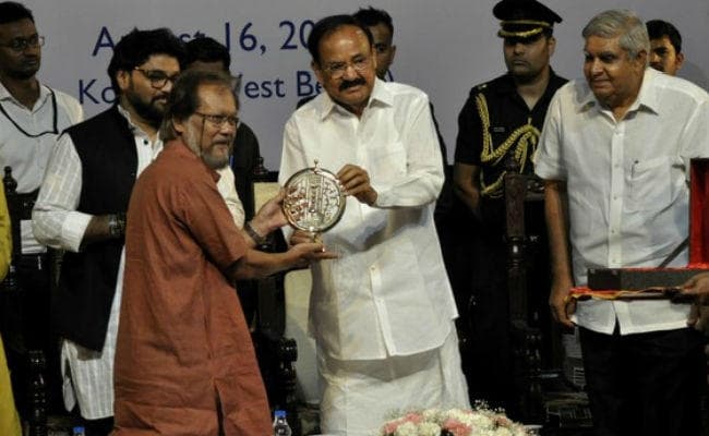 पश्चिम बंगाल में बोले उपराष्‍ट्रपति- कश्मीर भारत का अभिन्न अंग, किसी को हस्तक्षेप करने का अधिकार नहीं