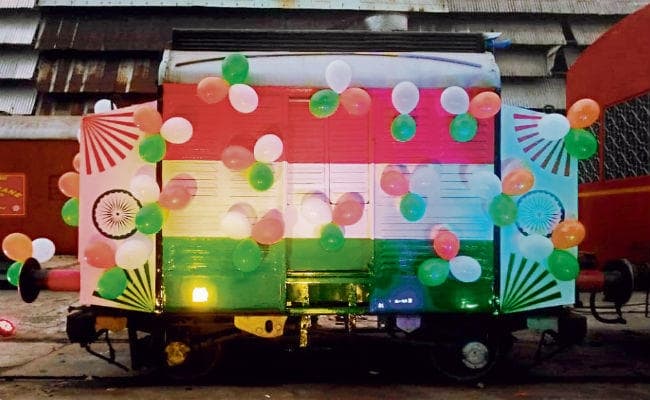 मुंगेर : मिस मफेट इंजन को मिला विशेष लुक