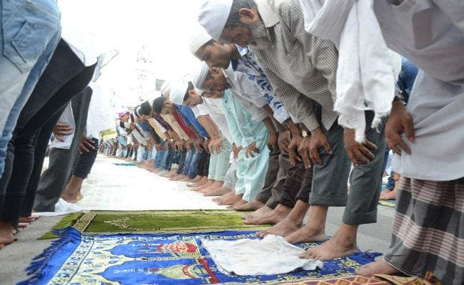 एकरा मस्जिद के बाहर अब सड़क पर नमाज अदा नहीं करेंगे लोग, 16 अगस्त से शुरू कर दी गयी है पहल