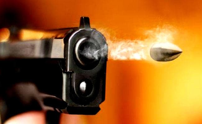 मुजफ्फरपुर में दिनदहाड़े सरेराह फायरिंग, दो लोग घायल, जांच में जुटी पुलिस
