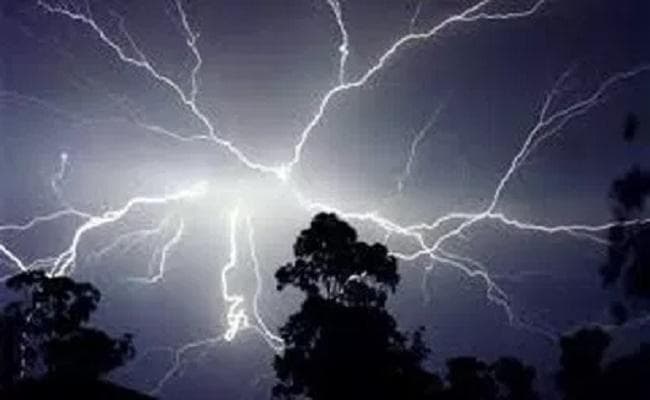 बांका में वज्रपात से पांच की मौत, कोहराम