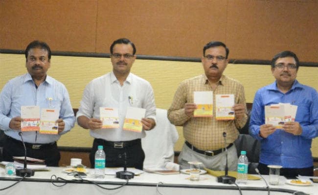 झारखंड : अब आगंतुकों को भी मिलेगी सरकार की योजनाओं की जानकारी, लांच हुआ विजिटर्स कार्ड