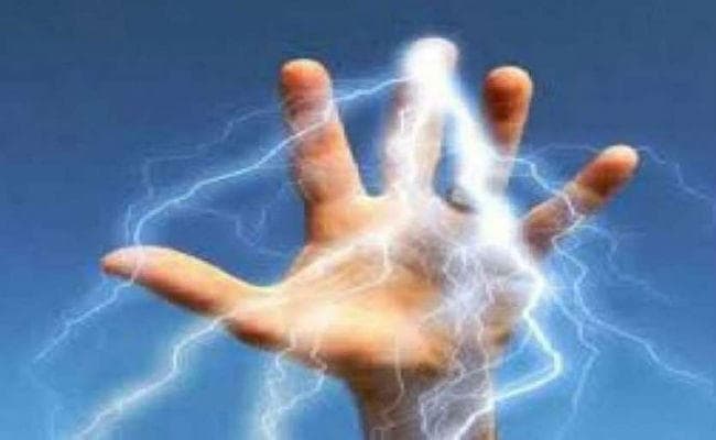 जल जमाव के बाद करंट की चपेट में आकर गयी जान