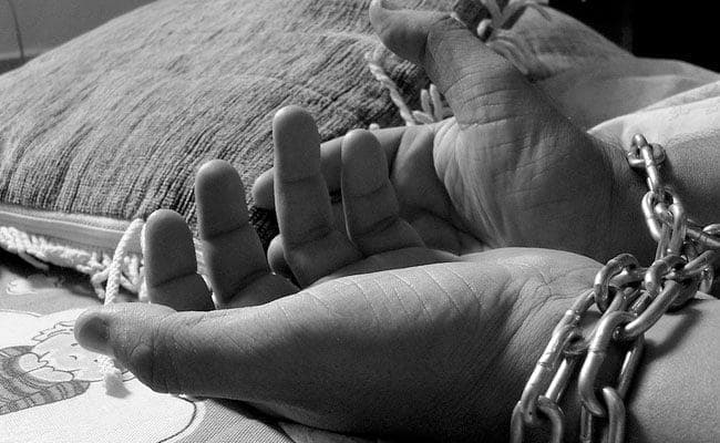 देह व्यापार के आरोप में छापेमारी