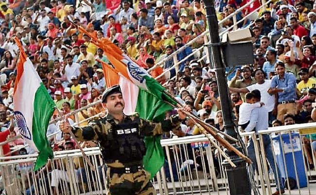 अटारी बॉर्डर पर जोश भर रहा पलामू का अभिषेक