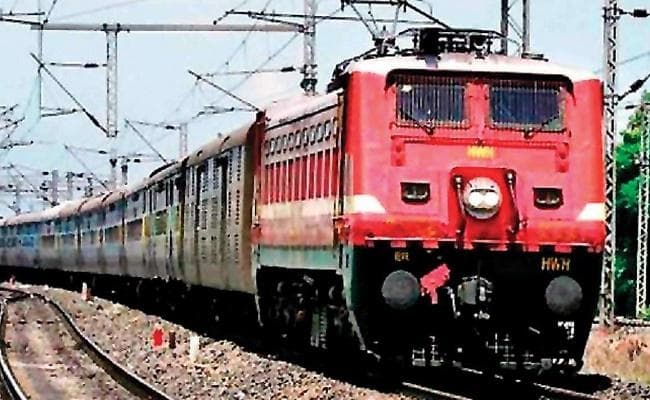 Indian Railways: दिवाली पर पैसेंजर को मिलेगा कन्फर्म बर्थ, 10 और फेस्टिवल स्पेशल ट्रेन का ऐलान, जानें शेड्यूल