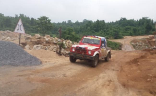 झारखंड के नक्सल प्रभावित इलाकों से गुजरी रांची से शुरू हुई एडवेंचर कार रैली