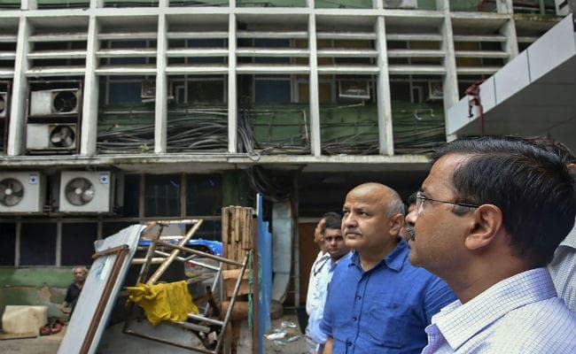 AIIMS आग : सभी सेवाएं बहाल, वार्ड में वापस भेजे गये मरीज, केजरीवाल ने लिया जायजा