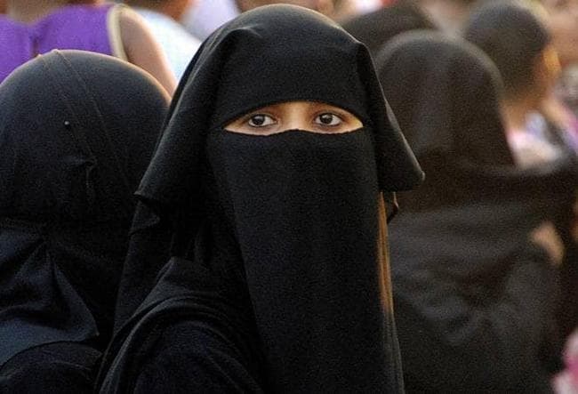 तीन तलाक को राजी नहीं होने पर जानलेवा हमला