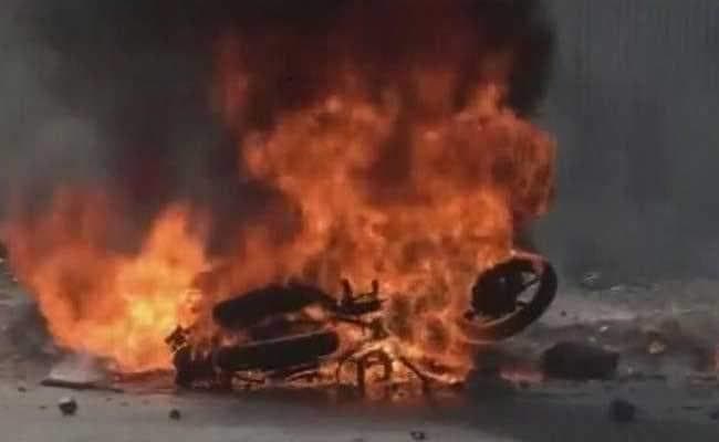 बम मारकर भाजपा नेता की हत्या