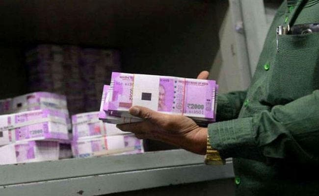 देवघर : इंजीनियर व गार्ड की मदद से बैंक अधिकारियों ने उड़ाये थे 51 लाख