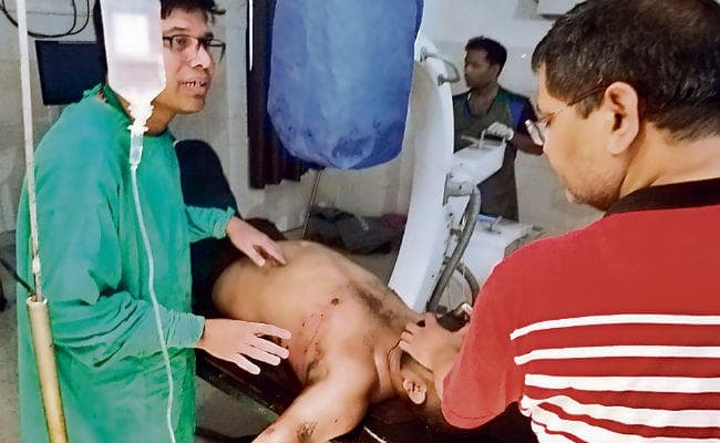 आरा में अपराधियों ने एनएसयूआइ के जिलाध्यक्ष सहित दो को मारी गोली