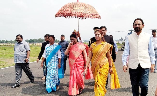 संथाल परगना के चार दिन के दौरे पर दुमका पहुंचीं राज्यपाल द्रौपदी मुर्मू