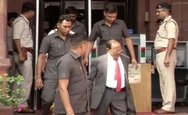 जम्मू-कश्मीर की स्थिति से गृह मंत्री को NSA डोभाल ने कराया अवगत, सुरक्षा स्थिति की हुई समीक्षा