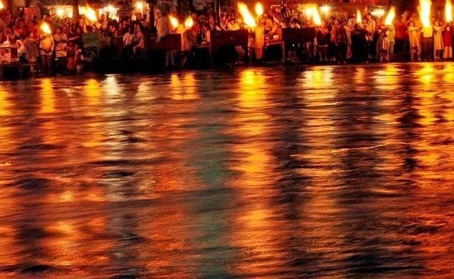 गंगा खतरे के निशान से पार