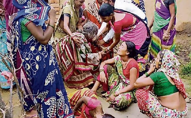 लखीसराय : मुखबिरी के आरोप में नक्सलियों ने दो लोगों को एके 47 से भूना, मौत