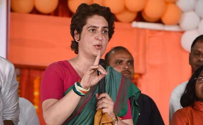 कांग्रेस नेता प्रियंका का कटाक्ष : लगता है मोदी आरएसएस के विचारों का सम्मान नहीं करते